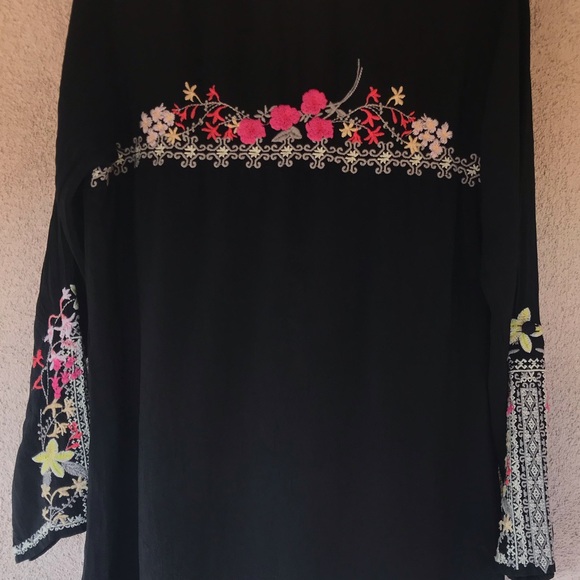 Johnny Was Liliana Embroidered Tunic - Picture 6 of 8